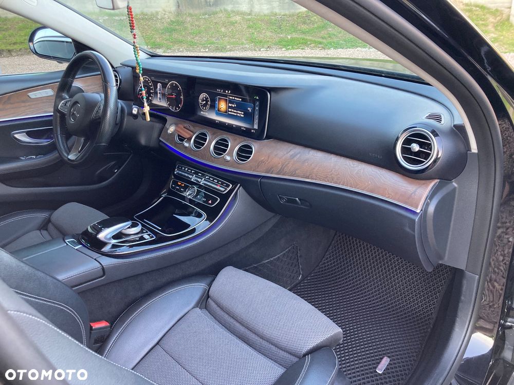 Mercedes-Benz Klasa E 220 d 9G-TRONIC - 27