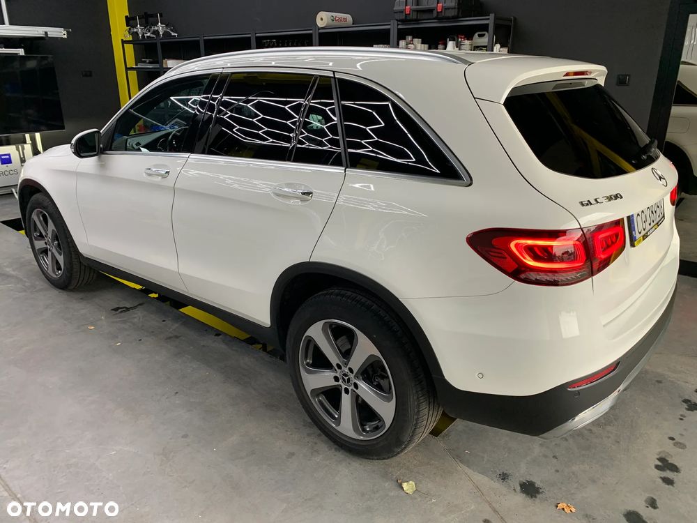Mercedes-Benz GLC ver-300-4matic-9g--tronic-edition-avantgarde - 4