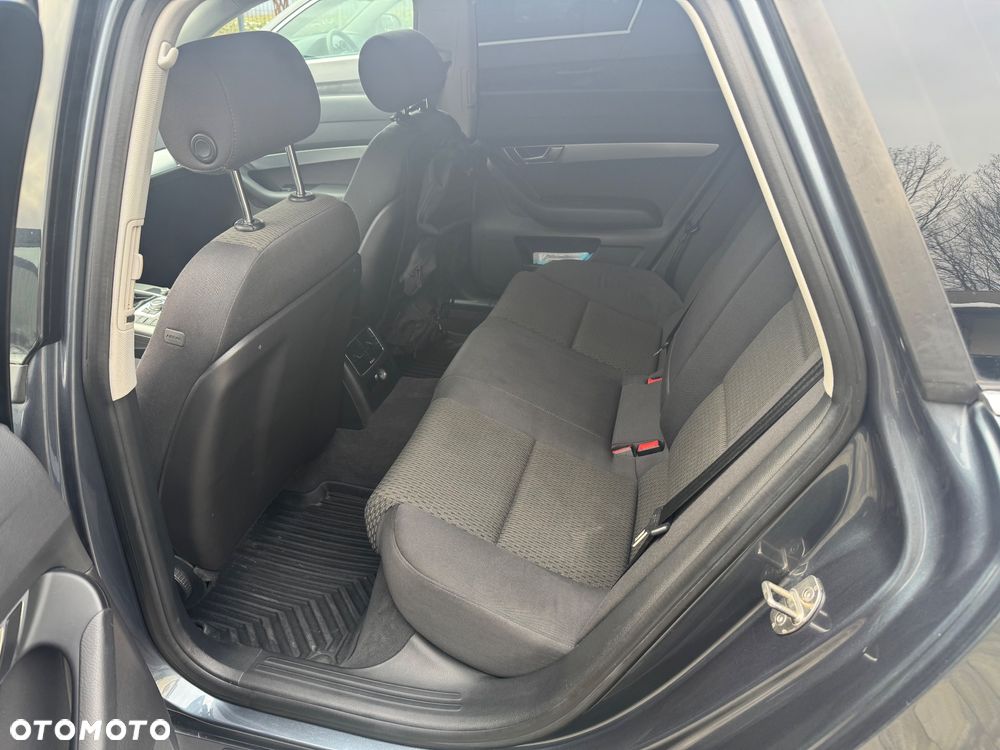 Audi A6 Avant 2.4 - 6