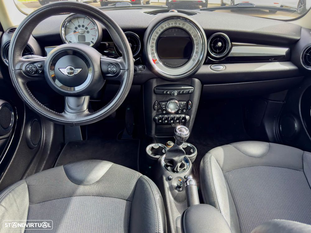 MINI 3 Portas Cooper D - 8