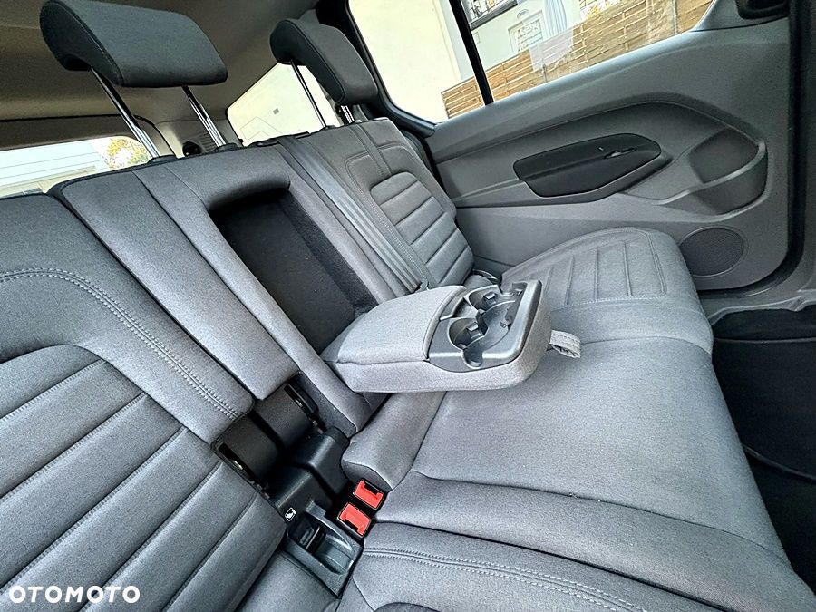 Ford Tourneo Connect Grand - 26