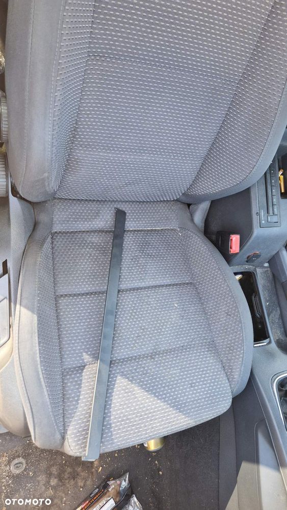 Sprzedam Fotel Lewy Prawy VW JETTA Lift - 1