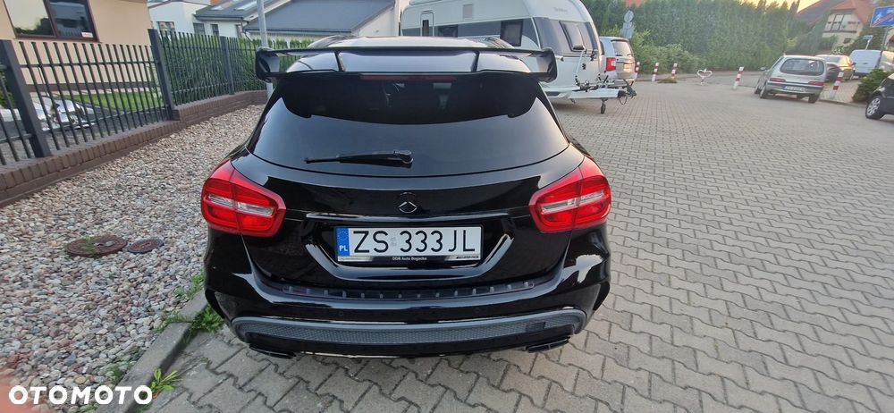 Mercedes-Benz GLA 45 AMG 4Matic 7G-DCT - 12