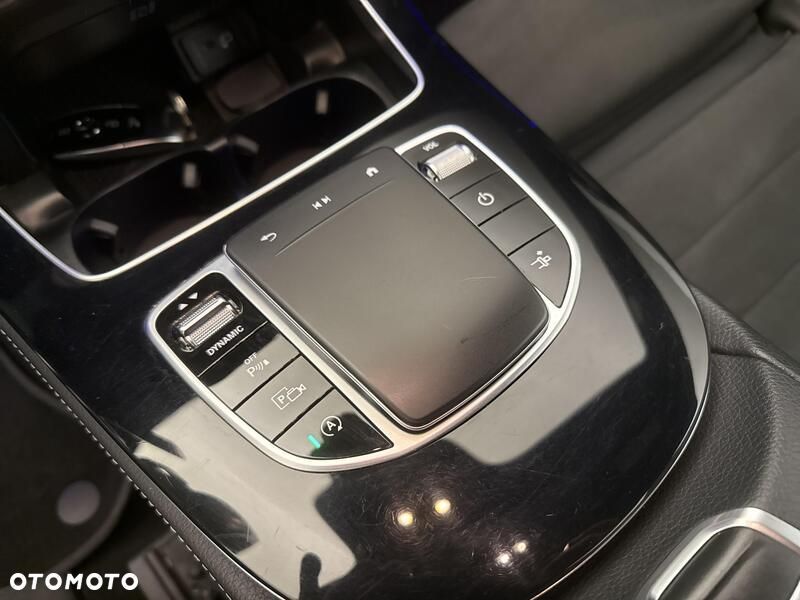 Mercedes-Benz Klasa E 220 d 4-Matic AMG - 21