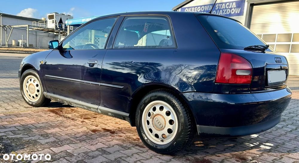 Audi A3 3-drzwiowe 1.6 Attraction - 3