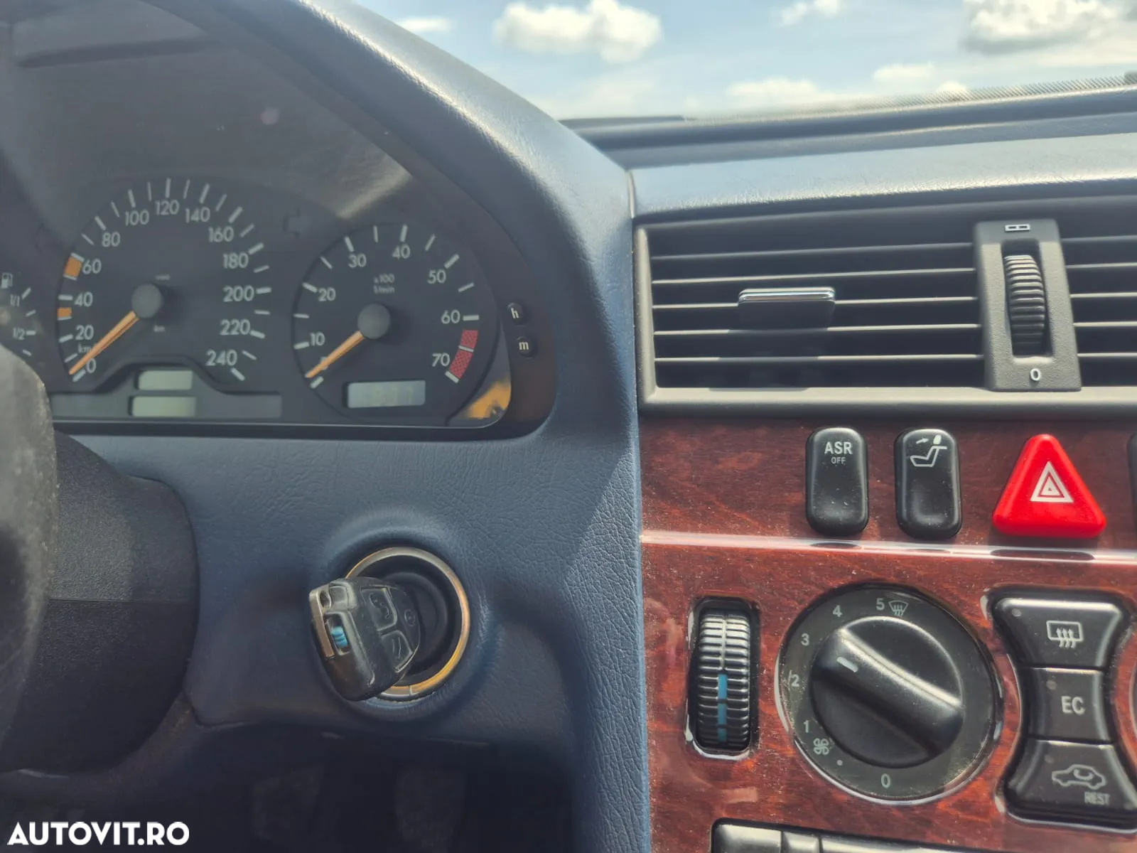 Mercedes-Benz C - 12