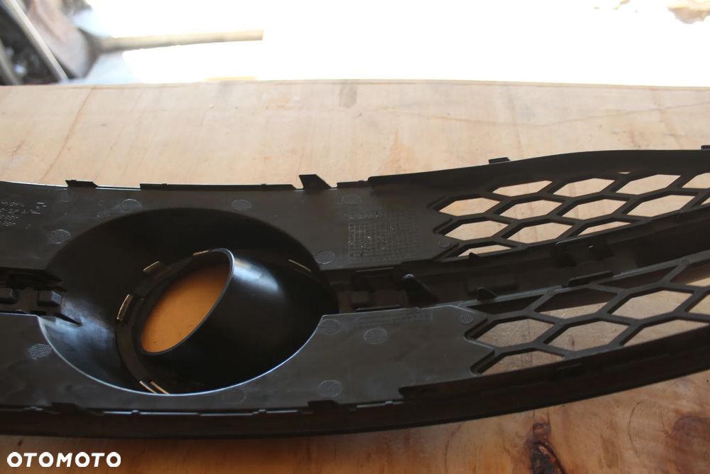 KRATKA ZDERZAKA PRAWA AUDI A7 C7 S LINE 4G8807682E 2013 - 11