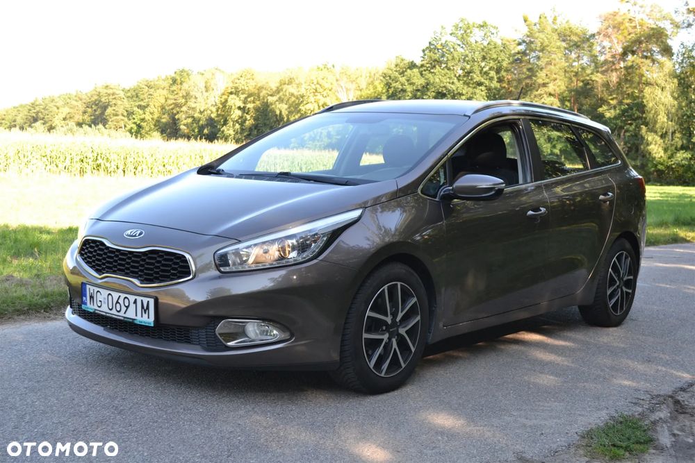 Kia Ceed 1.6 GDI ISG Platinum Edition - 1