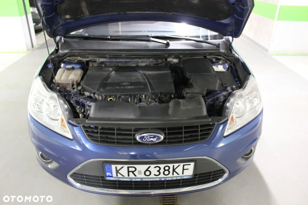 Ford Focus 2.0 Ghia - 37