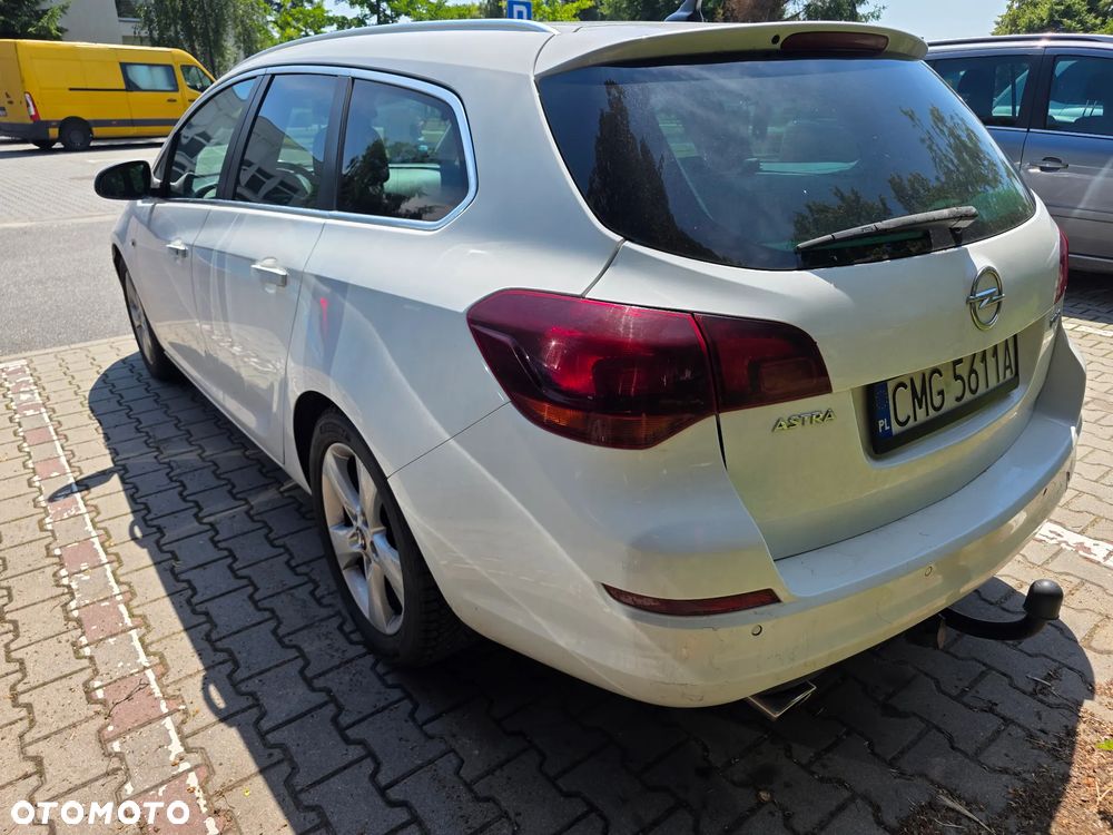 Opel Astra 1.6 T Cosmo - 4