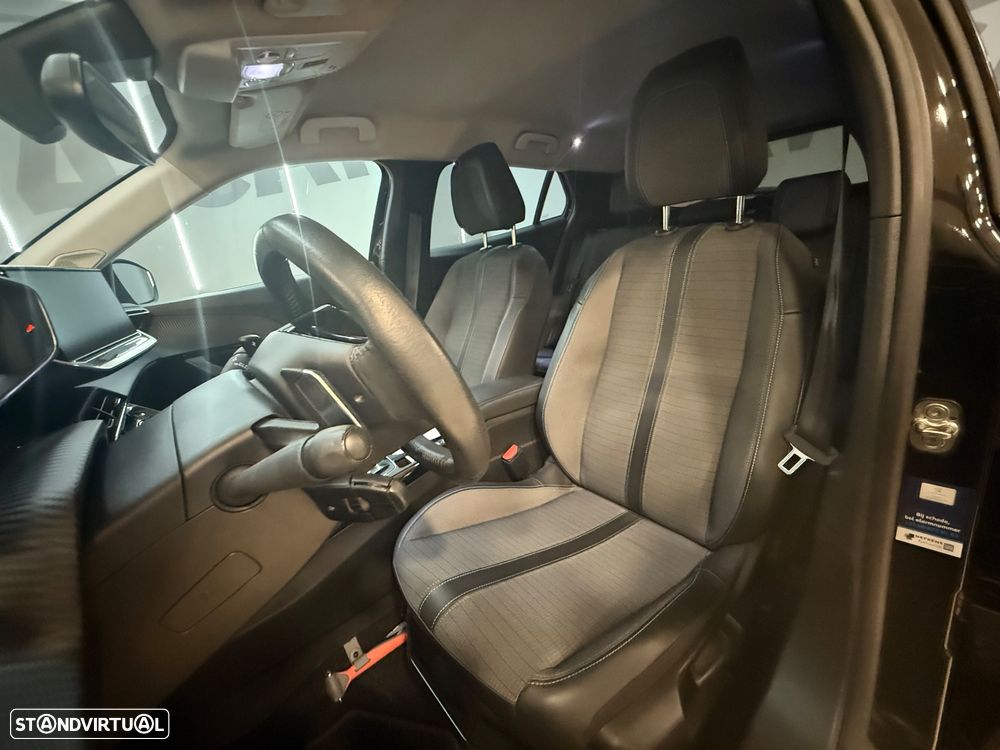 Peugeot 2008 1.2 PureTech Allure Pack EAT8 - 4