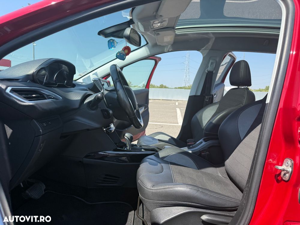 Peugeot 2008 1.2 PureTech Turbo EAT6 S&S Allure - 17
