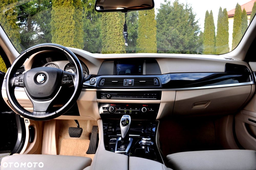 BMW Seria 5 520d Sport-Aut - 25