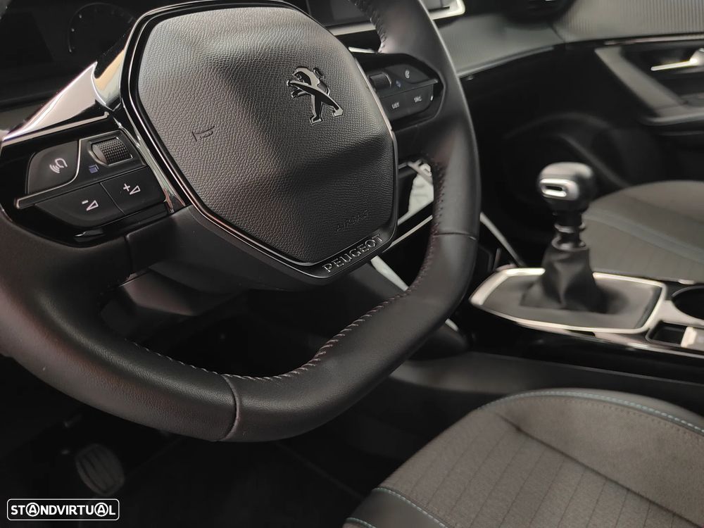 Peugeot 2008 1.2 PureTech Allure - 48