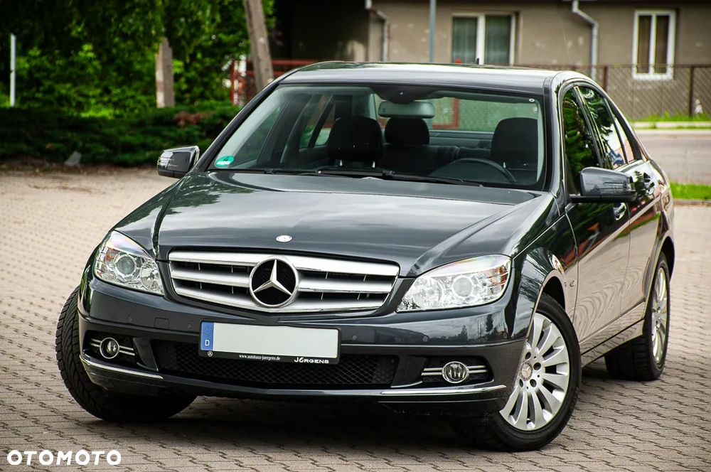 Mercedes-Benz Klasa C 180 CGI Automatik BlueEFFICIENCY Elegance - 24