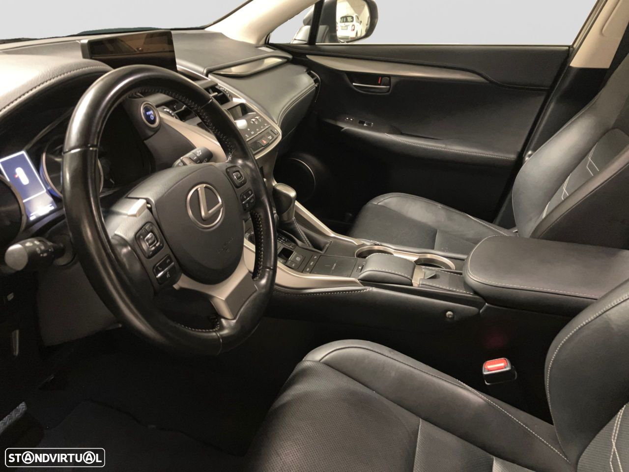 Lexus NX 300h Executive+ - 9