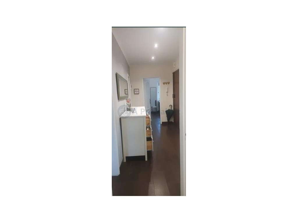 T2 Remodelado | Luminoso e Bem Localizado - Amadora Venteira - Grande imagem: 3/11