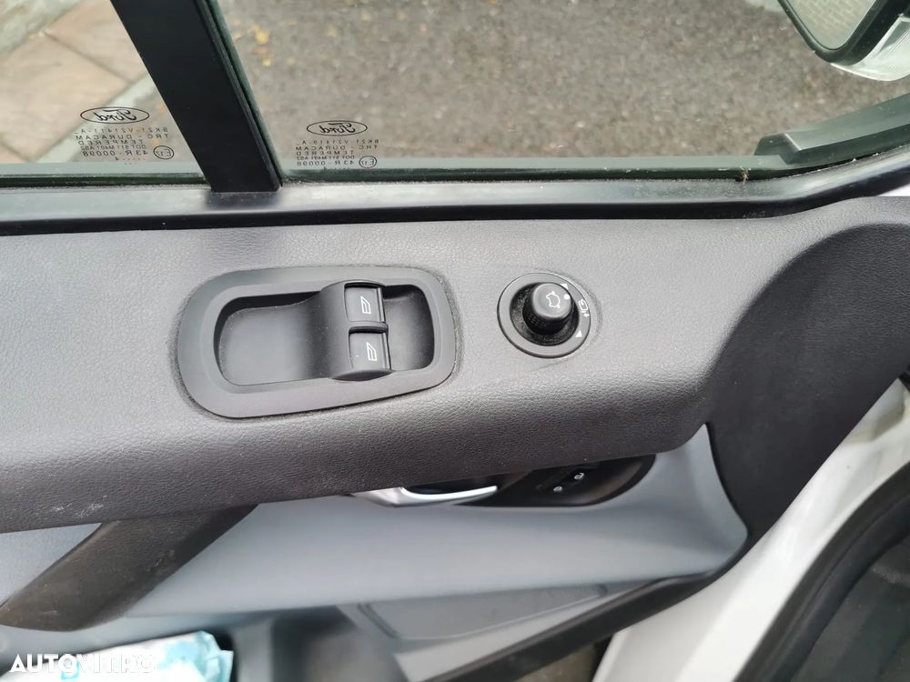 Ford Transit - 12