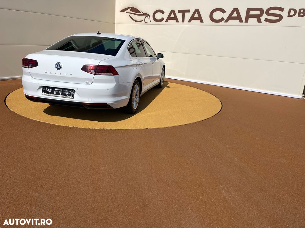 Volkswagen Passat - 13