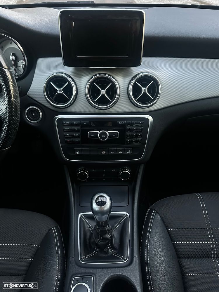 Mercedes-Benz GLA 180 (CDI) d Urban - 23