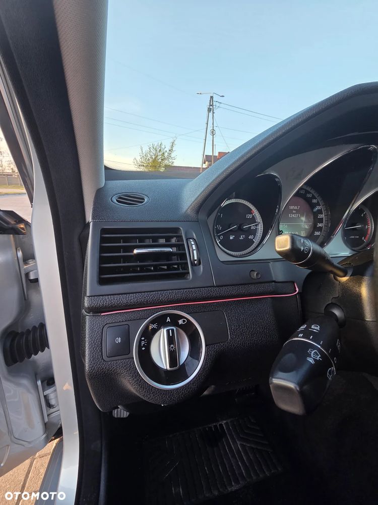 Mercedes-Benz Klasa C 220 CDI 7G-TRONIC Avantgarde Edition - 12