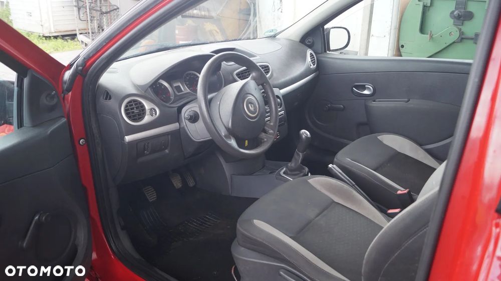 Renault Clio 1.2 16V Alize Euro5 - 9