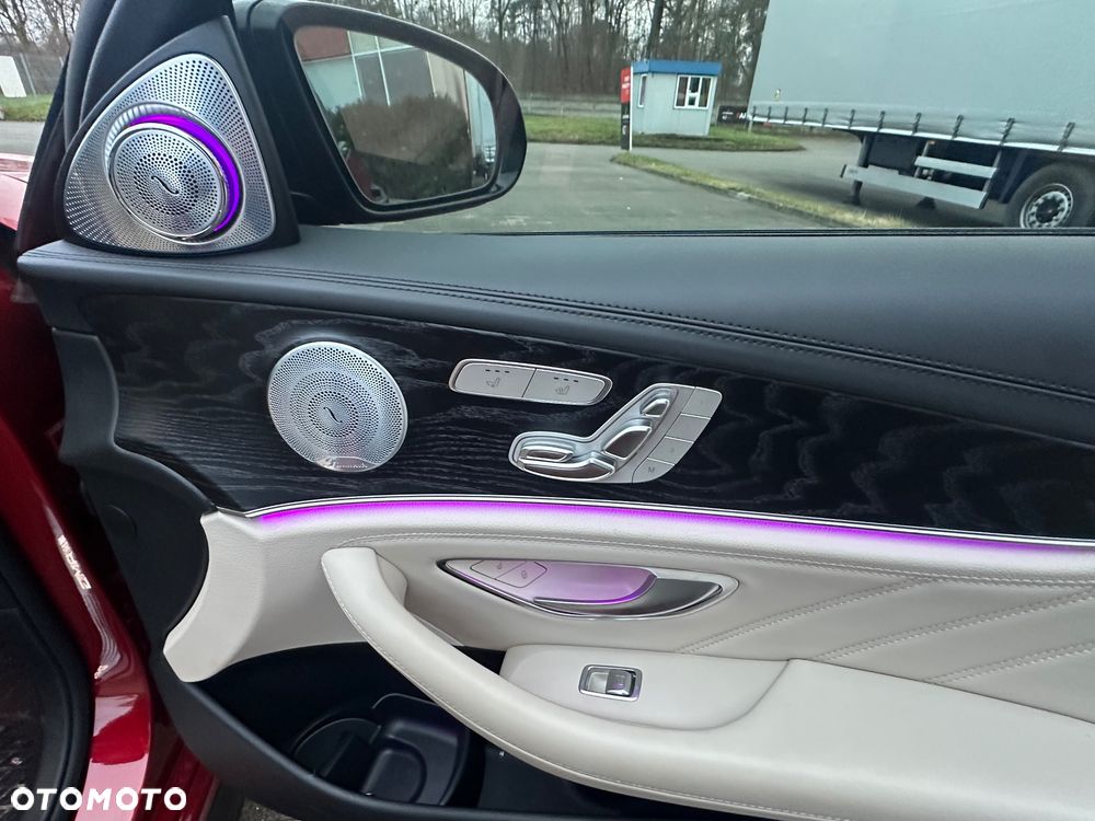 Mercedes-Benz Klasa E AMG 63 S 4Matic AMG Speedshift 9G-MCT - 25