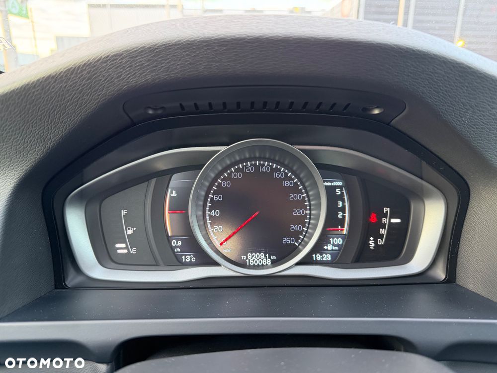 Volvo V60 Cross Country D3 Drive-E Momentum - 25