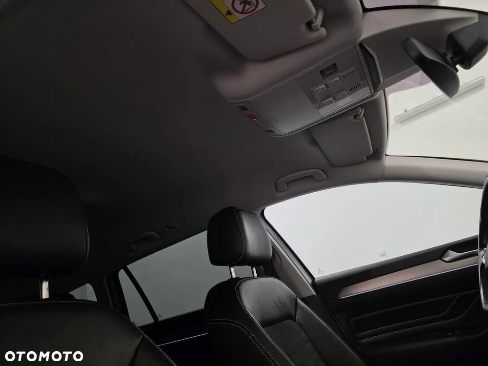 Volkswagen Passat - 27