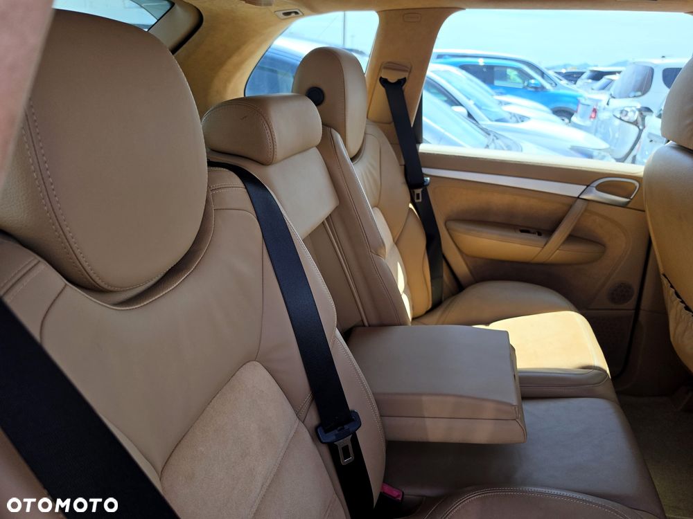 Porsche Cayenne Tiptronic S GTS - 28