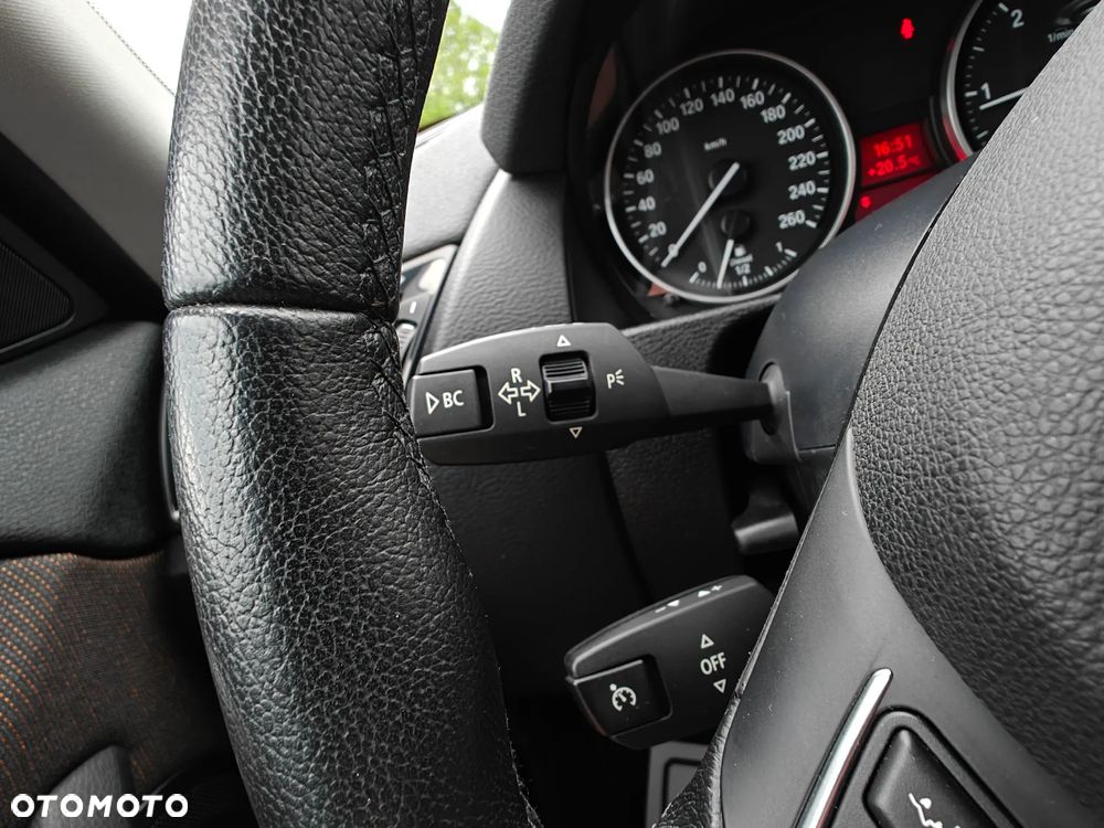 BMW X1 sDrive18d Sport Line - 11