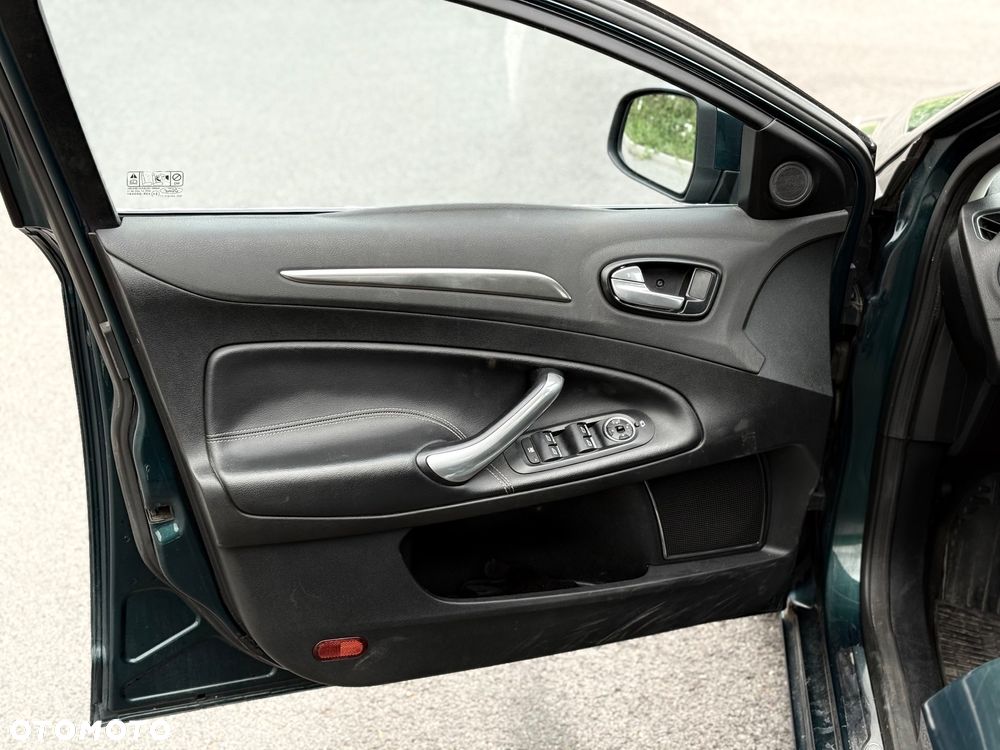 Ford Mondeo 2.5 Titanium - 13