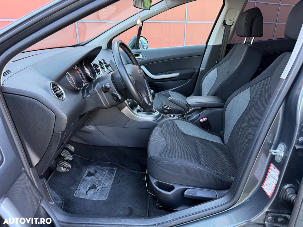 Peugeot 308 1.6HDi Premium - 12