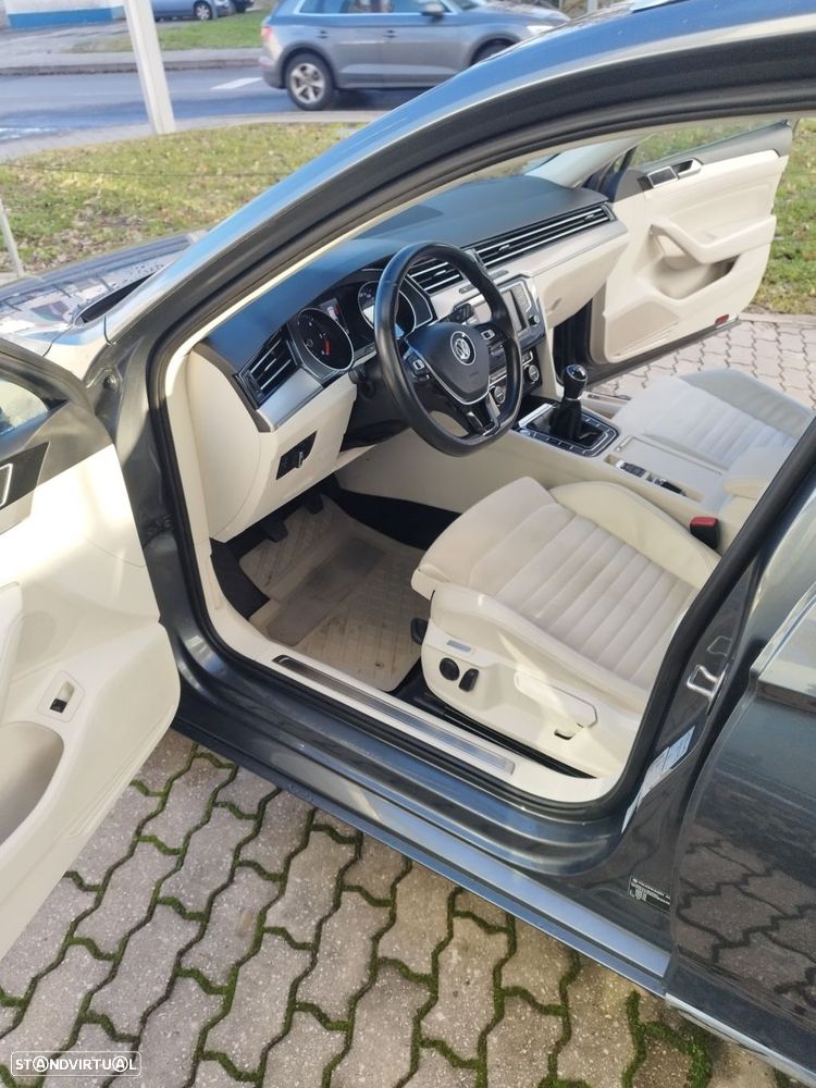 VW Passat Variant 1.6 TDI Highline - 5