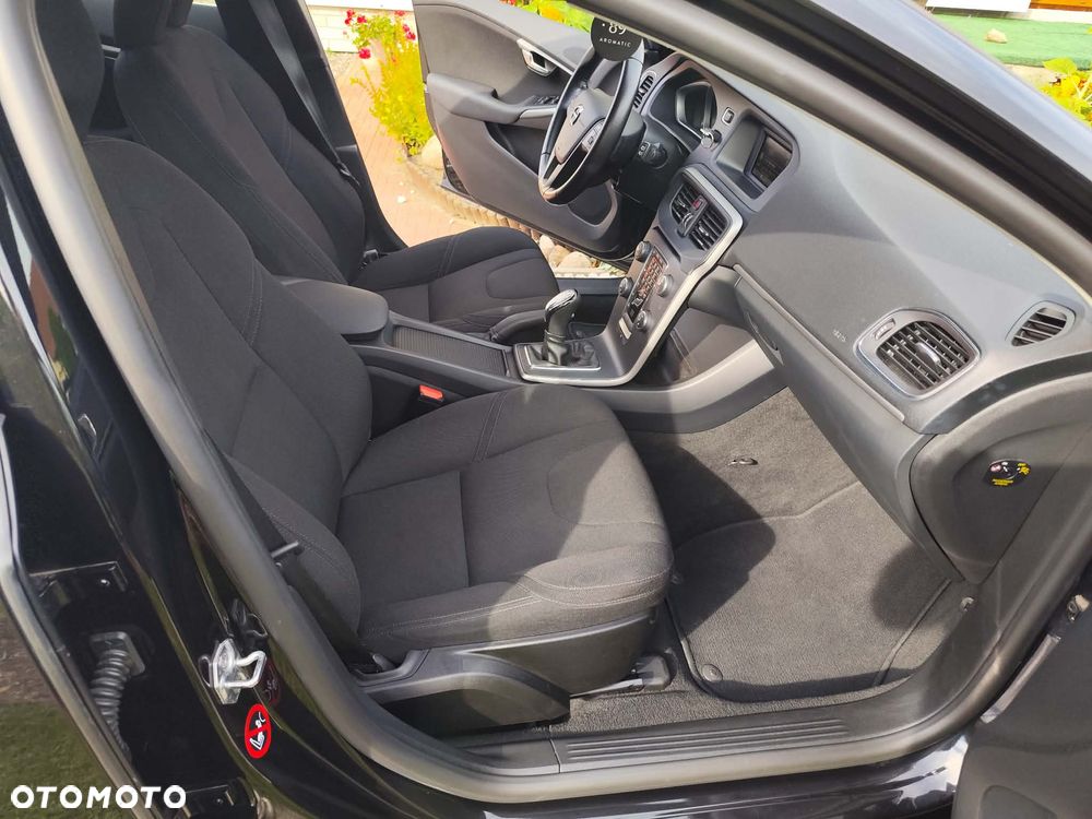 Volvo V40 D2 - 25