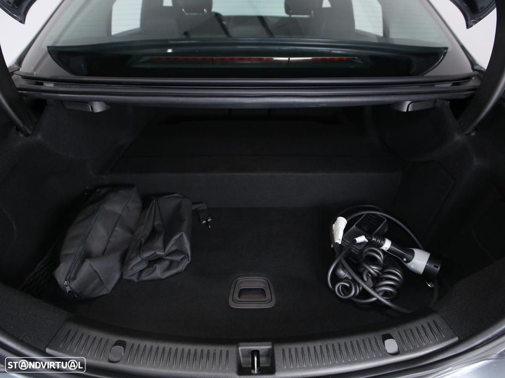 Mercedes-Benz E 300 de Avantgarde - 13