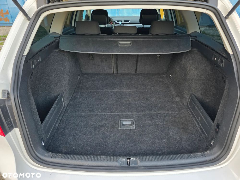 Volkswagen Passat 2.0 TDI BlueMotion Technology Comfortline - 28