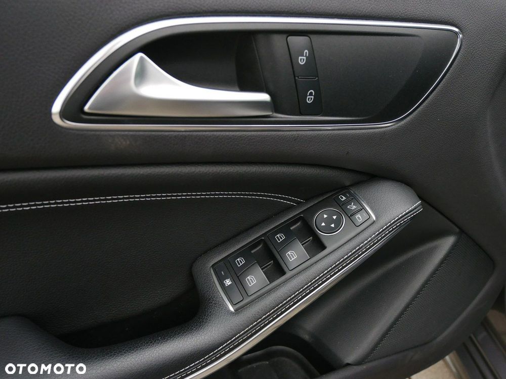 Mercedes-Benz Klasa A 180 (BlueEFFICIENCY) - 22