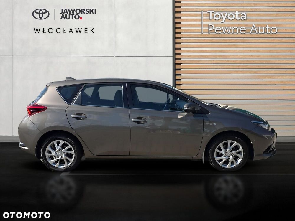 Toyota Auris Hybrid 135 Premium - 6