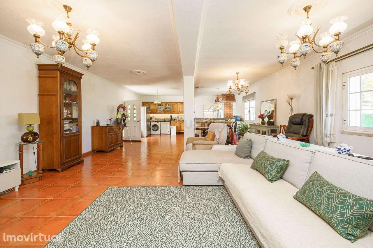 O Refúgio Perfeito em Cajados: Natureza e Duas Moradias num Só Investi - Grande imagem: 2/26