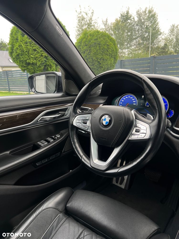 BMW Seria 7 750d xDrive - 24