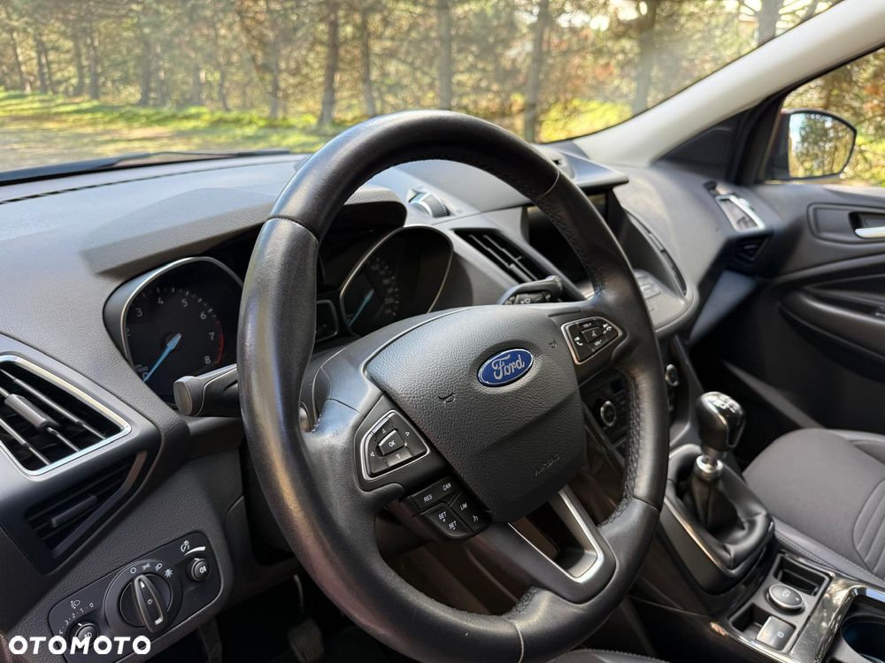 Ford Kuga - 25