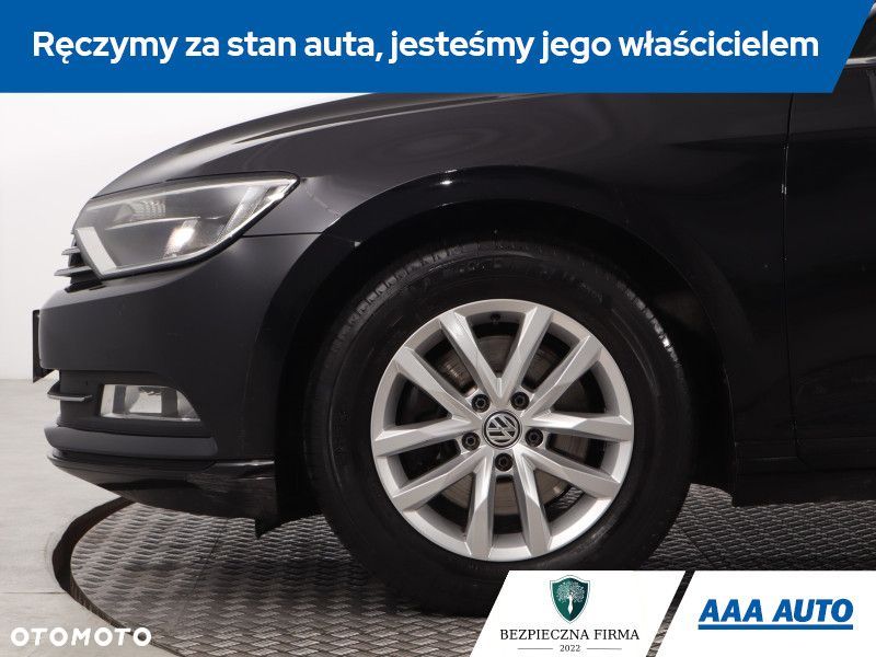 Volkswagen Passat - 16