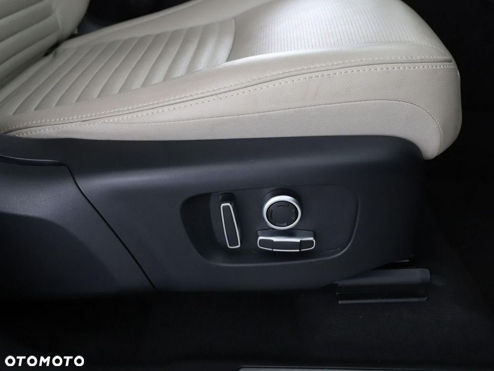 Land Rover Discovery Sport 2021