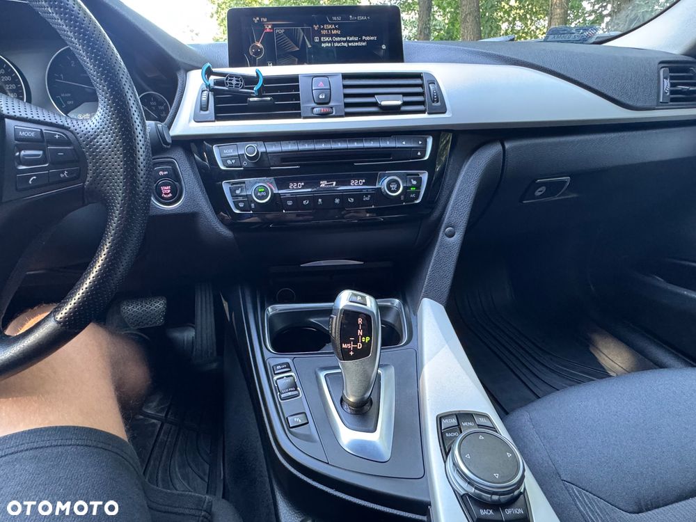 BMW Seria 3 318d - 11