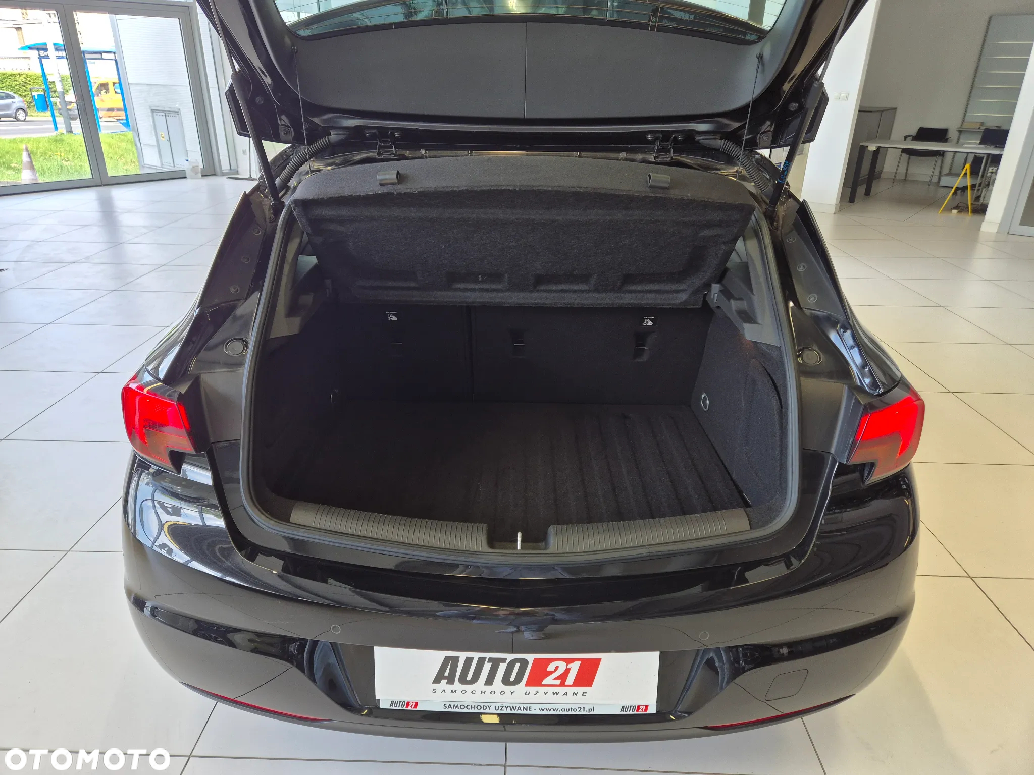 Opel Astra V 1.2 T Elegance S&S - 26