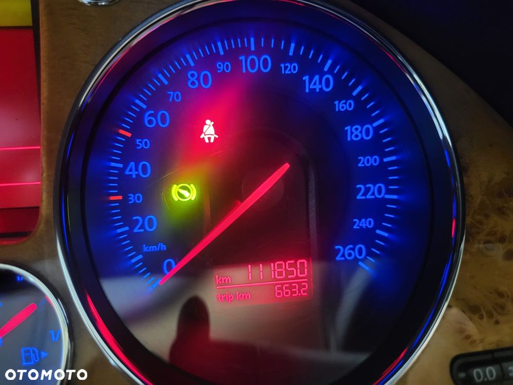 Volkswagen Passat Variant 2.0 TDI DSG Highline - 23