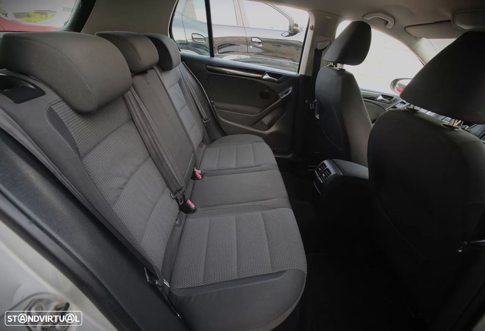 VW Golf 1.6 TDi Highline - 22