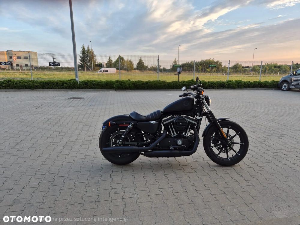 Harley-Davidson Sportster Iron 883 - 3