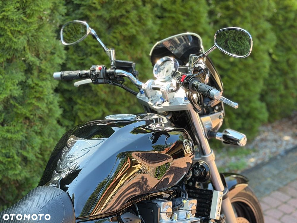 Yamaha XJR - 14